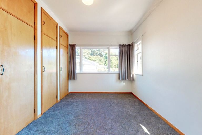 Photo of property in 21 Military Road, Boulcott, Lower Hutt, 5010
