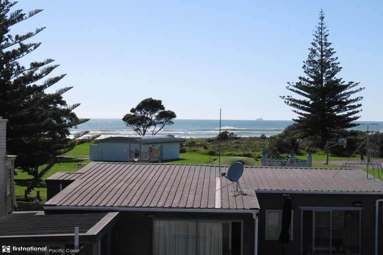 Photo of property in 10 Wallnutt Avenue, Waihi Beach, 3611