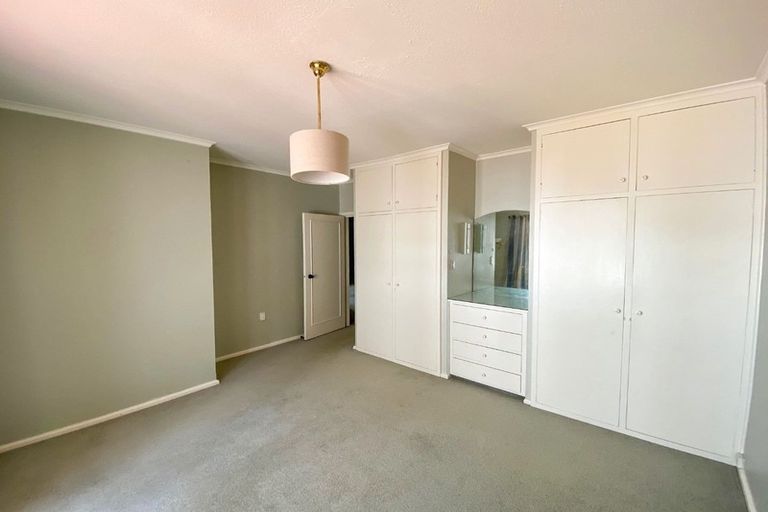 Photo of property in 147 Straven Road, Fendalton, Christchurch, 8014