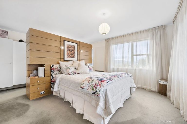 Photo of property in Landscape Apartments, 123-125 Austin Street, Mount Victoria, Wellington, 6011