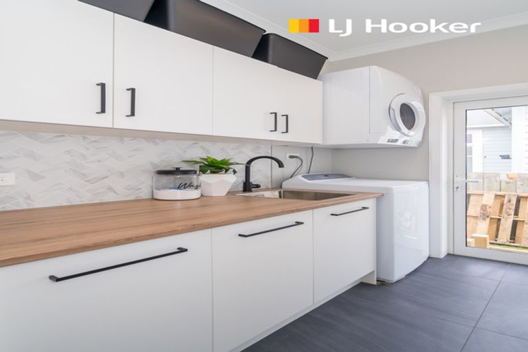 Photo of property in 65 Hargest Crescent, Saint Kilda, Dunedin, 9012