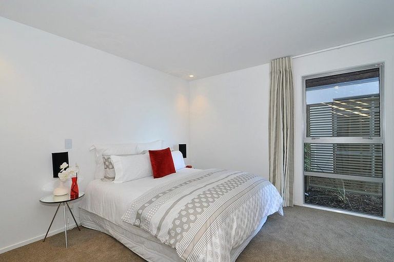 Photo of property in 94 Awa Road, Seatoun, Wellington, 6022