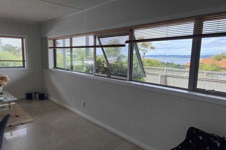 Photo of property in 86 Hadfield Street, Beach Haven, Auckland, 0626