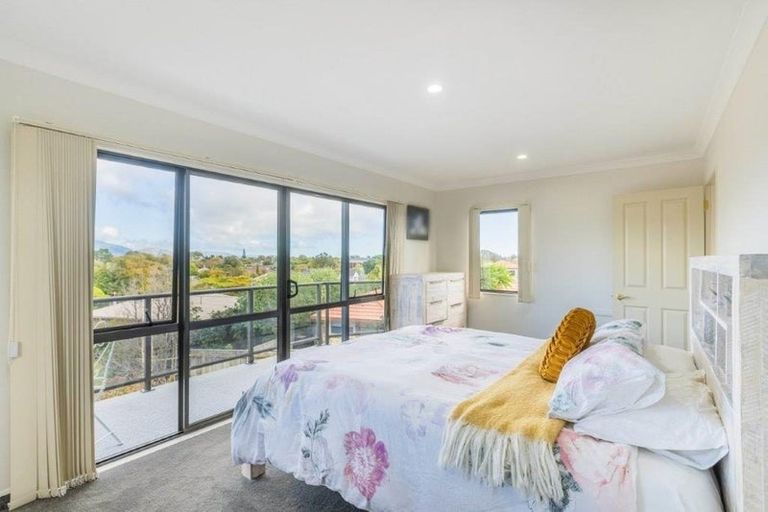Photo of property in 6 Shearwater Rise, Paraparaumu Beach, Paraparaumu, 5032