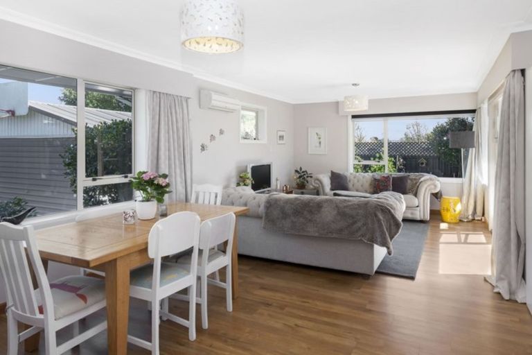 Photo of property in 2 Manor Place, Bryndwr, Christchurch, 8053