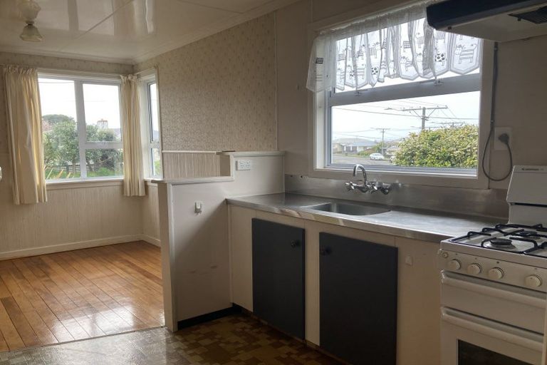 Photo of property in 32 Watene Crescent, Waitara, 4320