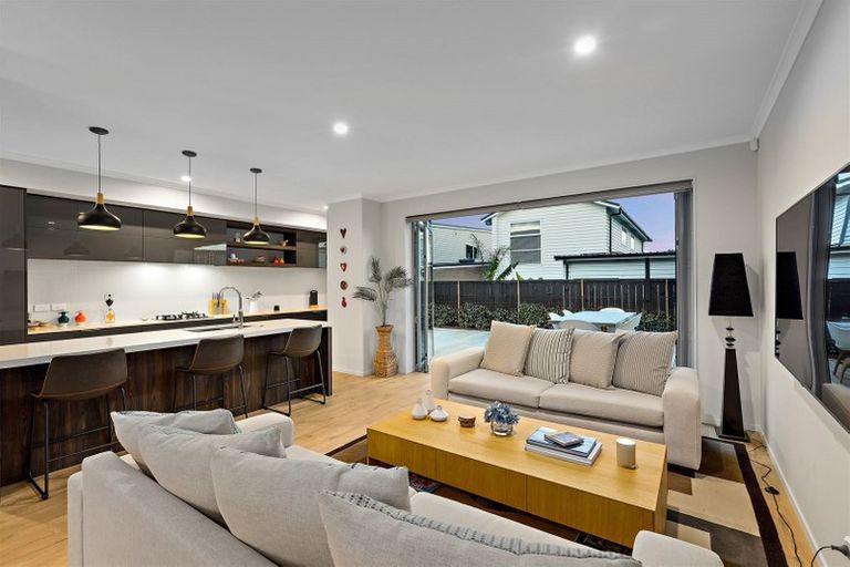 Photo of property in 19 Spotted Dove Road, Hobsonville, Auckland, 0616