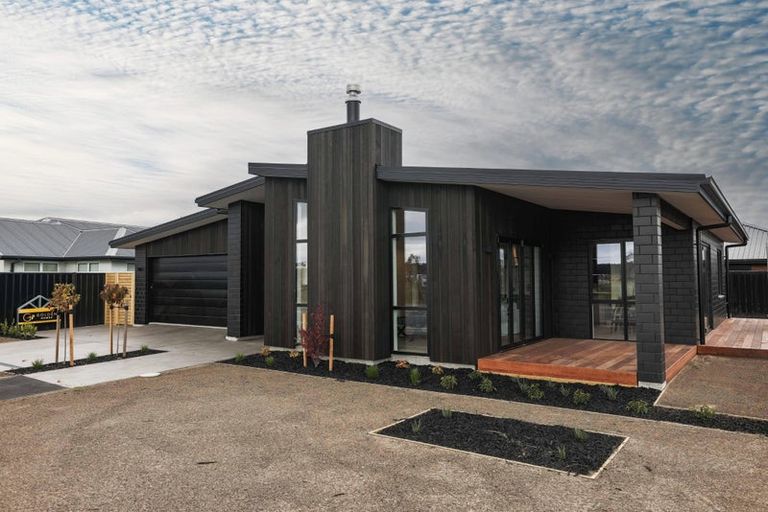 Photo of property in 82 Clark Road, Hobsonville, Auckland, 0616