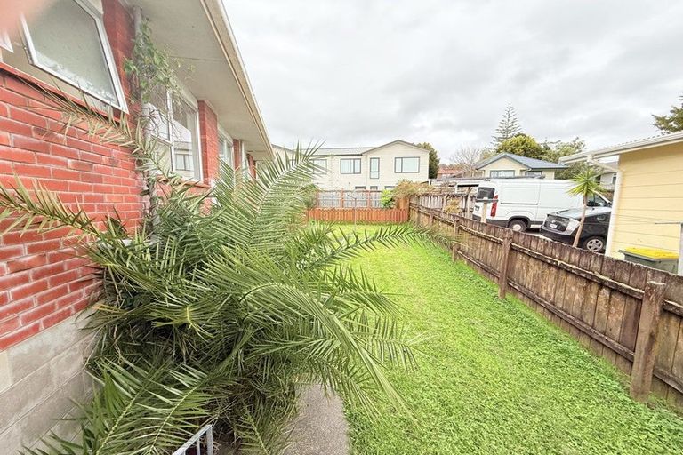 Photo of property in 1/4 Illana Place, Ranui, Auckland, 0612