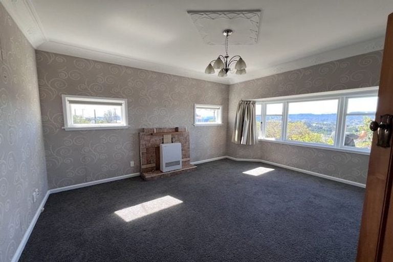 Photo of property in 168 The Ridgeway, Mornington, Wellington, 6021