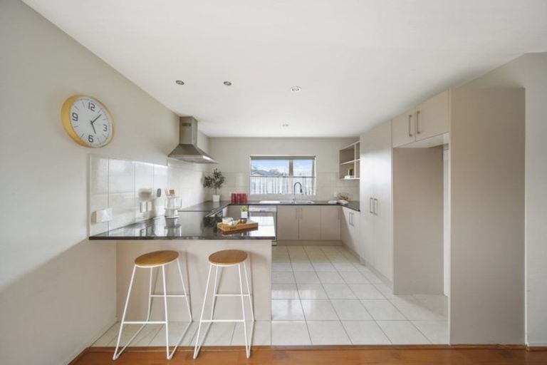 Photo of property in 7 John Broad Place, Flat Bush, Auckland, 2019