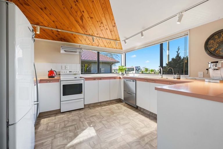 Photo of property in 28 Church Road, Pukete, Hamilton, 3200