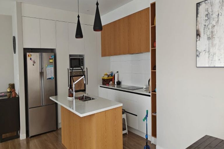 Photo of property in 17 Springhill Lane, Sunnyvale, Auckland, 0612