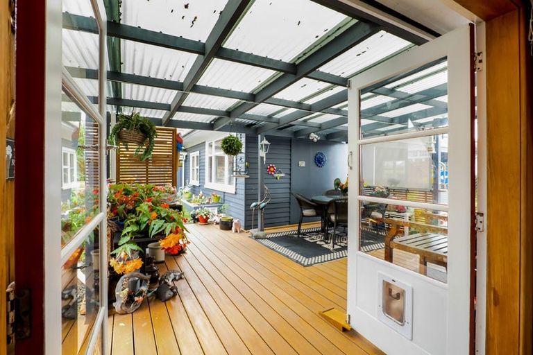 Photo of property in 16 Graham Street, Eltham, 4322