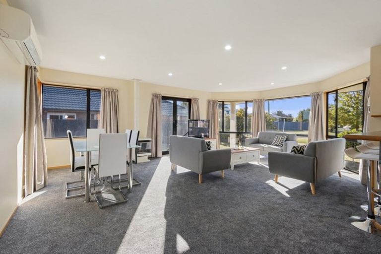 Photo of property in 34 Alpine View Lane, Parklands, Christchurch, 8083