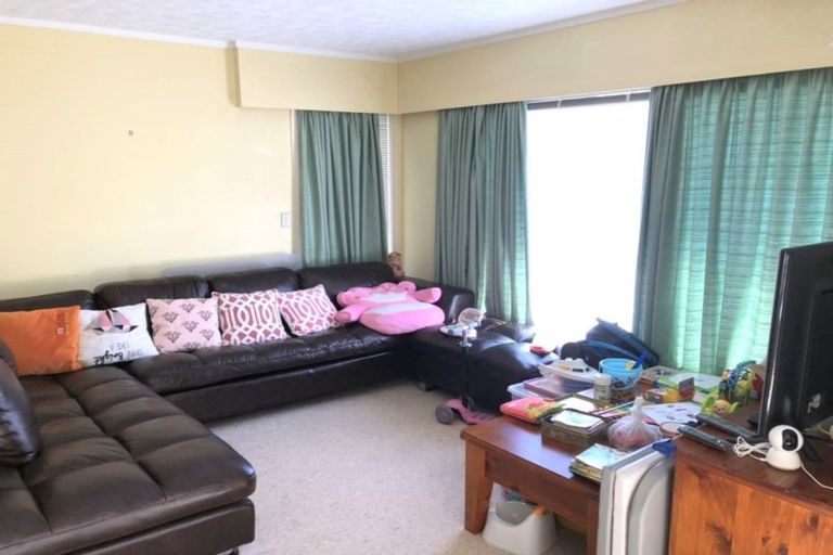 Photo of property in 23 Beechdale Crescent, Pakuranga Heights, Auckland, 2010