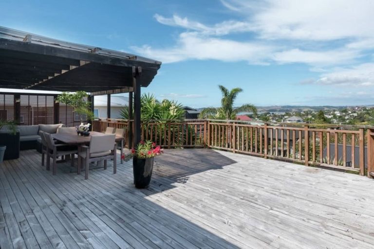 Photo of property in 59 Litten Road, Cockle Bay, Auckland, 2014