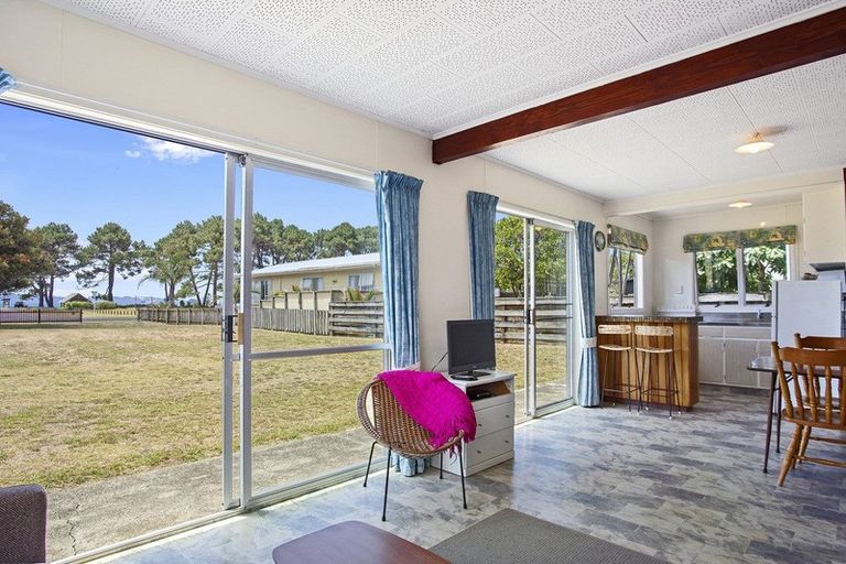 Photo of property in 16 Banks Street, Cooks Beach, Whitianga, 3591