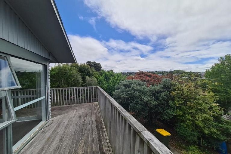 Photo of property in 10 Weatherly Road, Torbay, Auckland, 0630