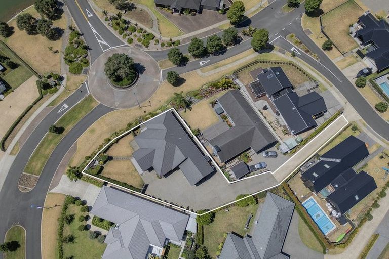 Photo of property in 6 Roseberry Place, Whitianga, 3510