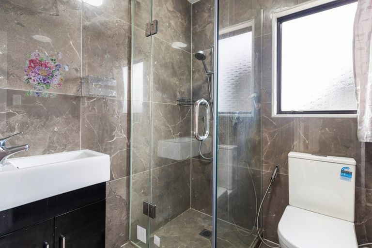 Photo of property in 2/13 John Street, Mangere East, Auckland, 2024