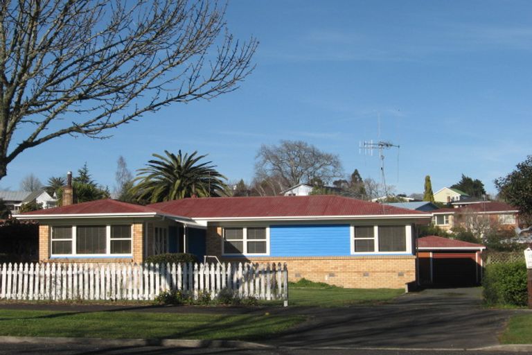 Photo of property in 12 Sutton Crescent, Hillcrest, Hamilton, 3216