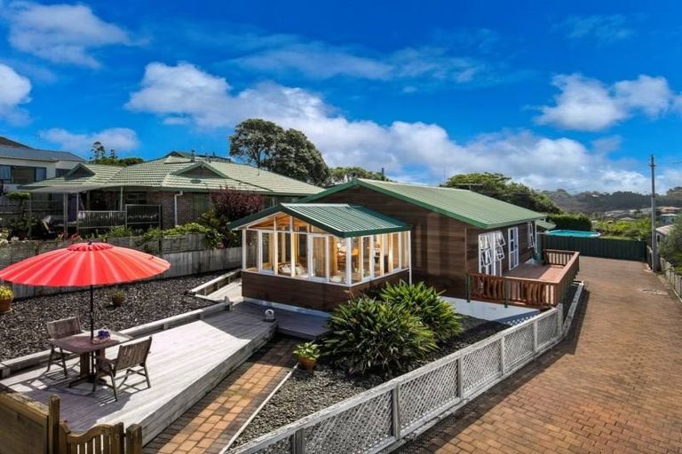 Photo of property in 928 East Coast Road, Northcross, Auckland, 0630