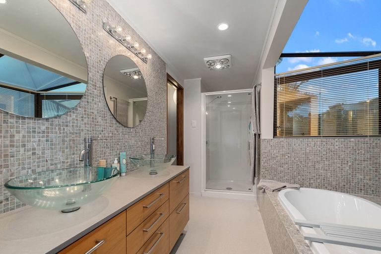 Photo of property in 1/7 Whitby Crescent, Mairangi Bay, Auckland, 0630