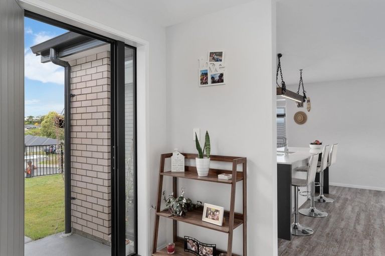 Photo of property in 8 Anglers Way, Omokoroa, 3114