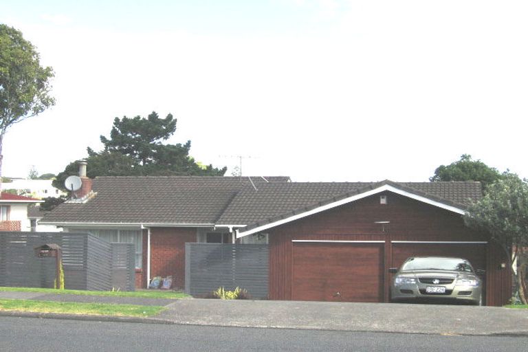 Photo of property in 2/12 Manuka Road, Glenfield, Auckland, 0629