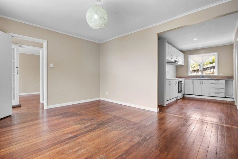 Photo of property in 23b Kamara Road, Glen Eden, Auckland, 0602