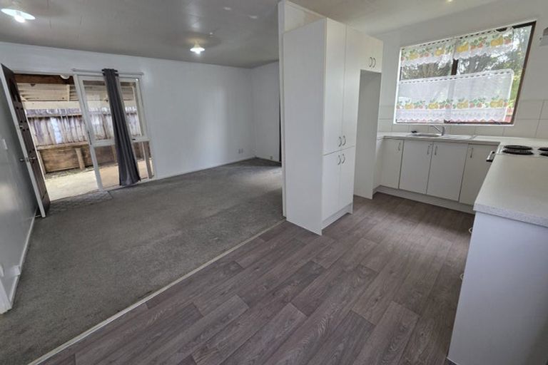 Photo of property in 3/4 Hall Avenue, Mangere, Auckland, 2022