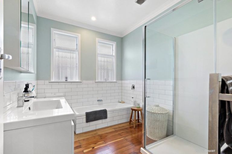 Photo of property in 60 Pine Avenue, Ebdentown, Upper Hutt, 5018