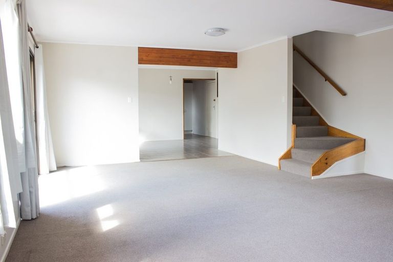 Photo of property in 572 Beach Road, Rothesay Bay, Auckland, 0630