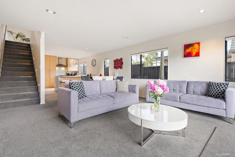 Photo of property in 48a Picasso Drive, West Harbour, Auckland, 0618