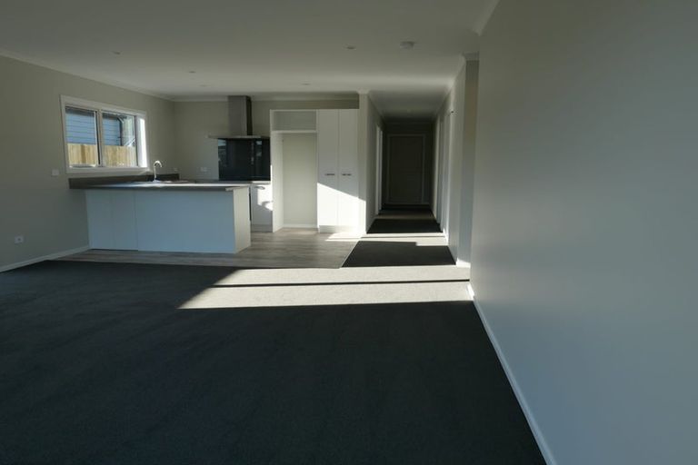 Photo of property in 32 Koru Loop, Paraparaumu, 5032