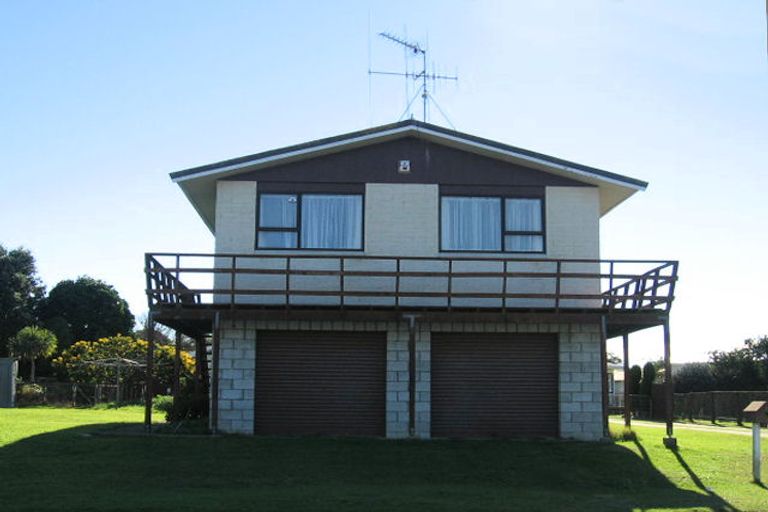 Photo of property in 69 Norfolk Crescent, Otaki Beach, Otaki, 5512