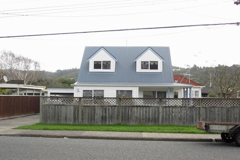 Photo of property in 6a Glen Road, Stokes Valley, Lower Hutt, 5019