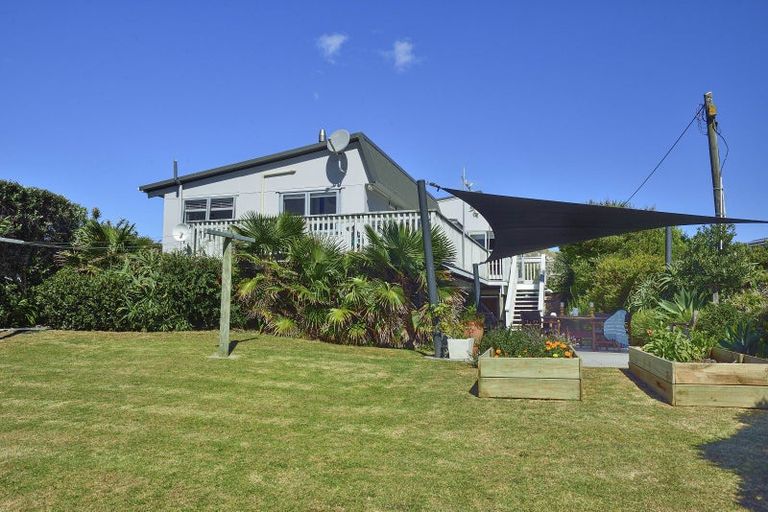 Photo of property in 2 Koura Crescent, Mahia, Nuhaka, 4198