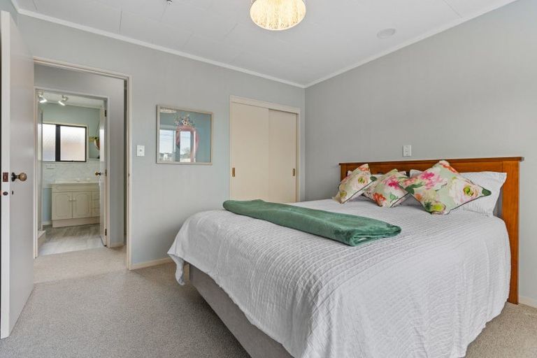 Photo of property in 273/1 Mangorei Road, Merrilands, New Plymouth, 4312