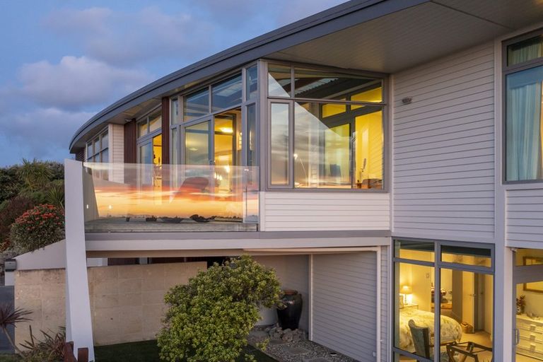 Photo of property in 116 Queens Road, Waikanae Beach, Waikanae, 5036