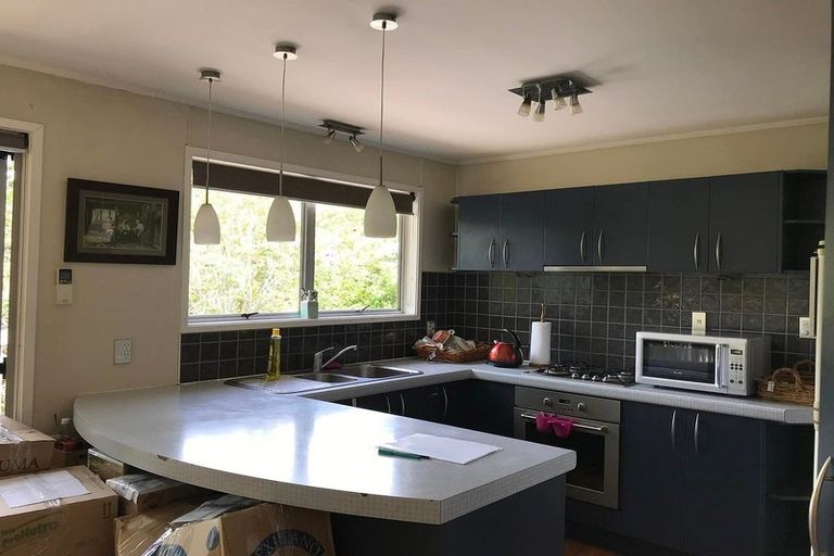 Photo of property in 10 Airey Place, Torbay, Auckland, 0630