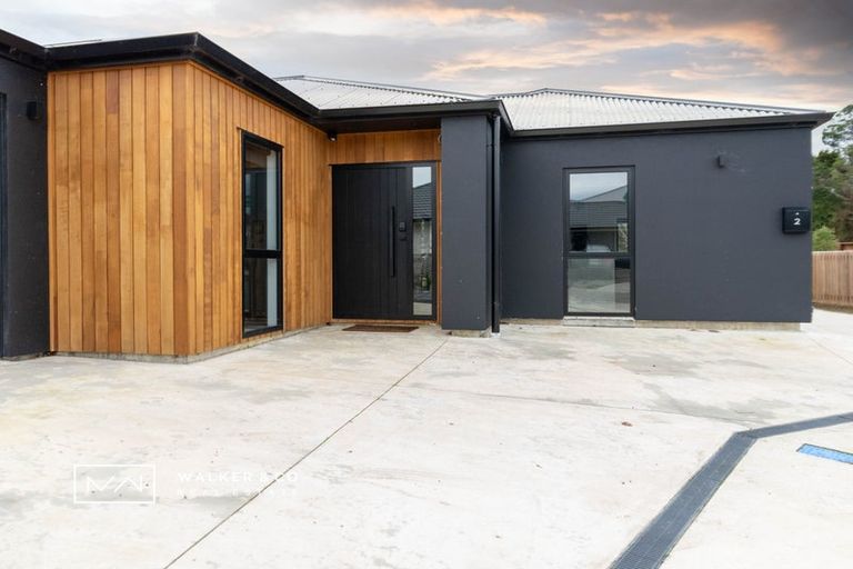 Photo of property in 2 Nikau Lane, Timberlea, Upper Hutt, 5018