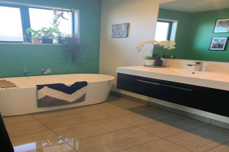 Photo of property in 14 Andesite Drive, Rolleston, 7614