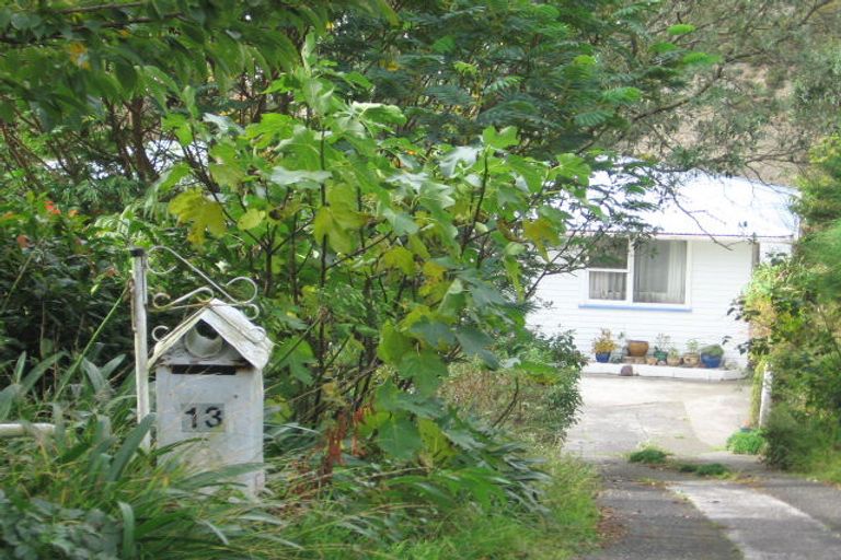 Photo of property in 13 Kitchener Terrace, Johnsonville, Wellington, 6037