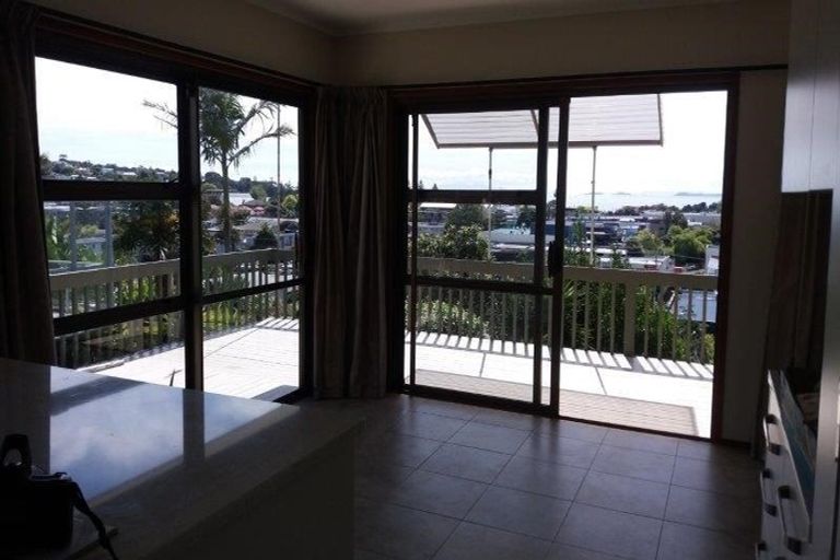 Photo of property in 14a Glencoe Road, Browns Bay, Auckland, 0630