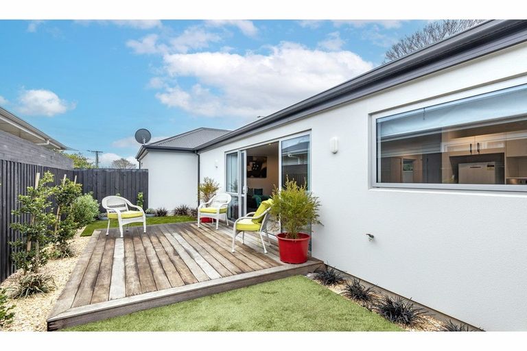 Photo of property in 2/36 Shirley Road, Richmond, Christchurch, 8013