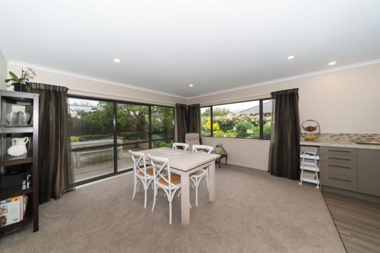 Photo of property in 66 Roberts Line, Kelvin Grove, Palmerston North, 4414