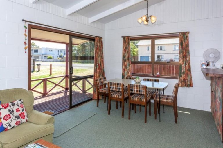 Photo of property in 605a Ocean Road, Whangamata, 3620