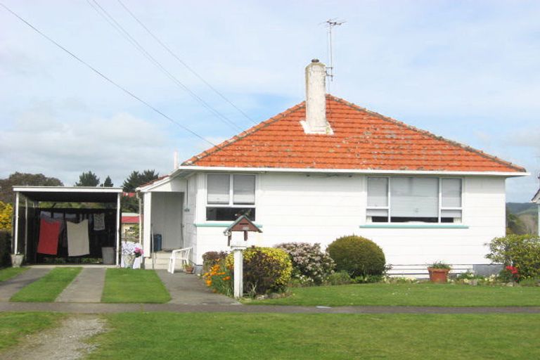 Photo of property in 14 Carey Street, Waitara, 4320